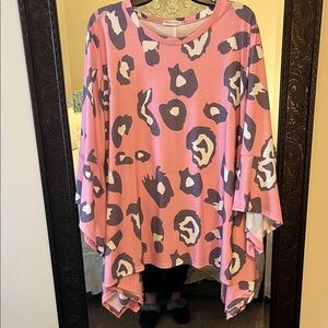 Chic Pink Leopard Print Tunic Top
